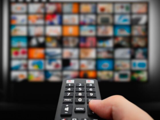 Por qué tu marca no puede ignorar la publicidad en TV Conectada (CTV) – y cómo comenzar hoy